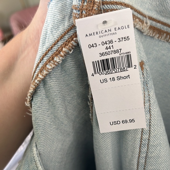 American Eagle Mom Jeans with flowers! - Picture 6 of 6